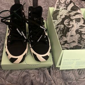 Off white high top sneakers size 7 worn twice